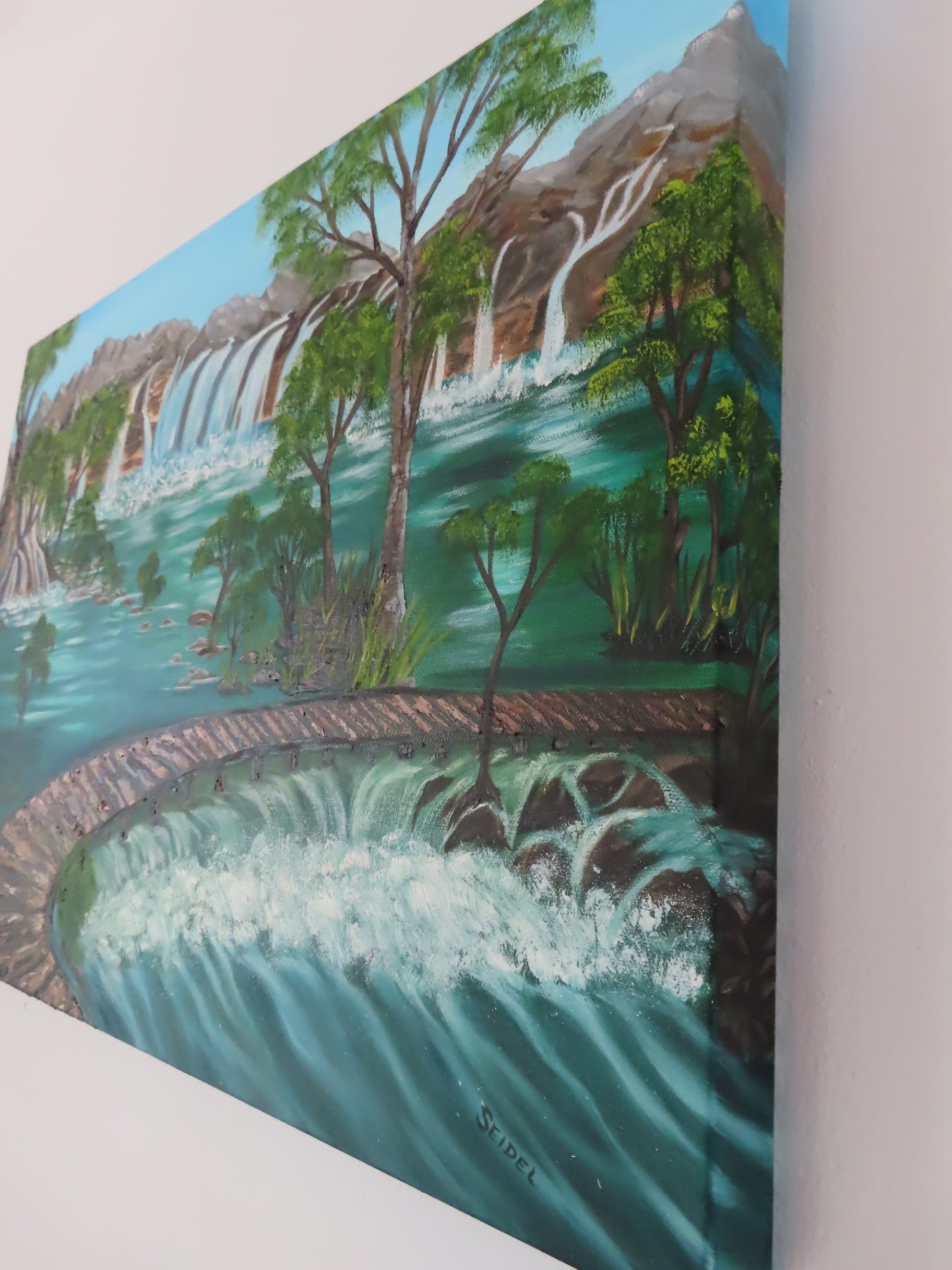 right side view of Rushing River